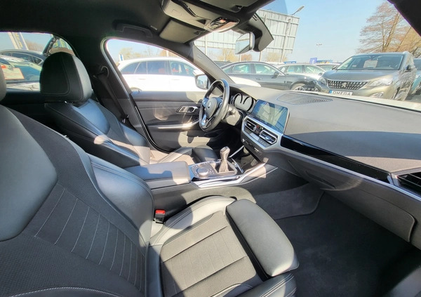 BMW Seria 3 cena 99900 przebieg: 205000, rok produkcji 2019 z Nowa Sól małe 232